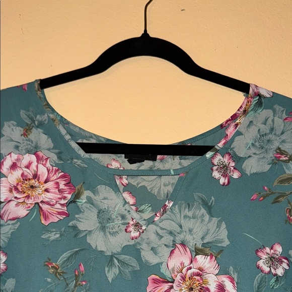 Torrid Teal Floral Blouse - Picture 2 of 4